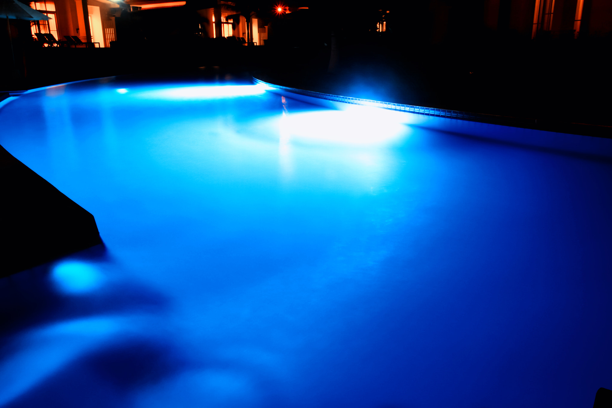 Canon EOS 50D + Canon EF 17-40mm F4L USM sample photo. Modern swimming pool relaxing time photography