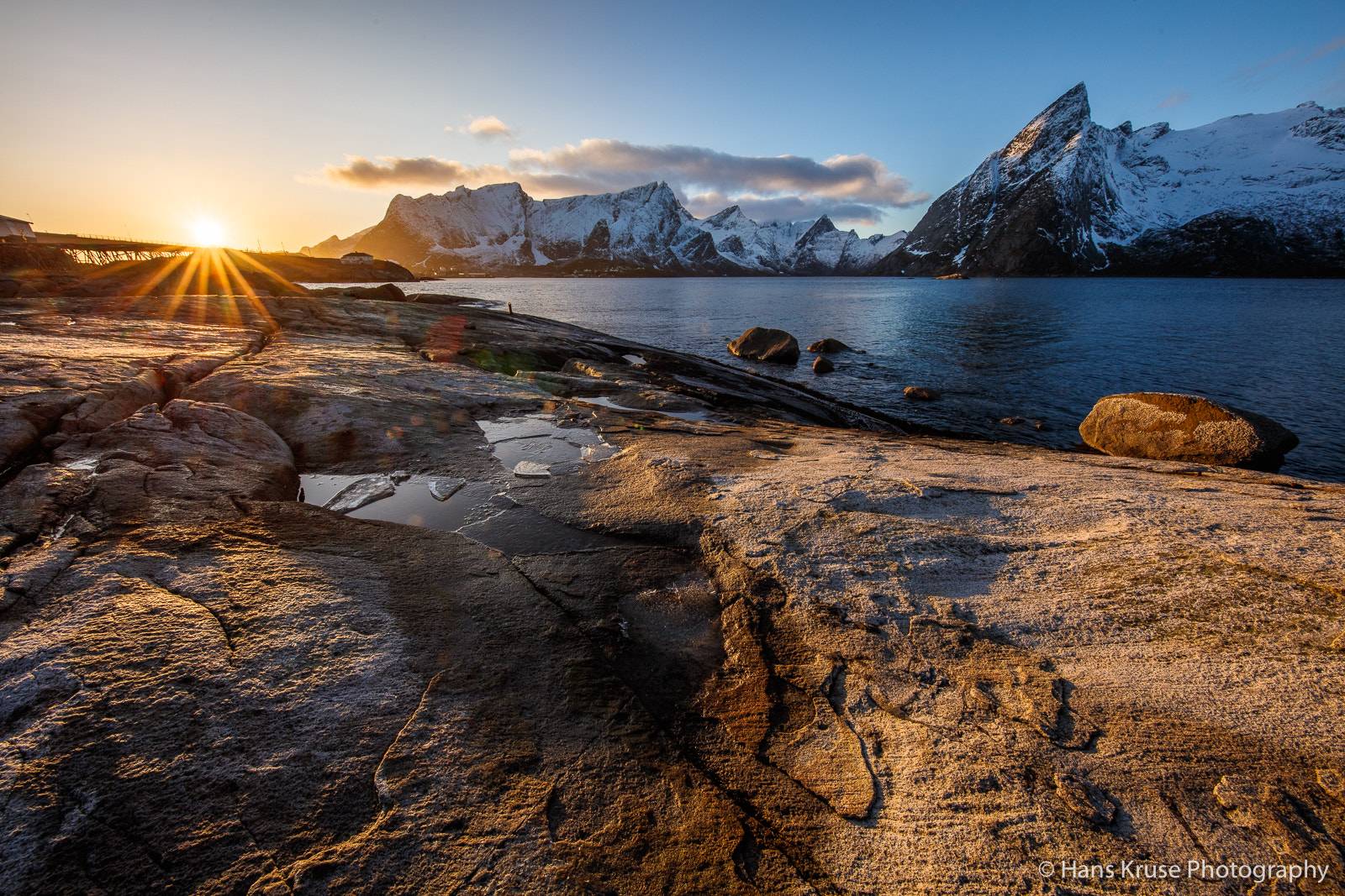 Canon EOS 5DS R + Canon EF 11-24mm F4L USM sample photo. Sunset at hamnøy photography