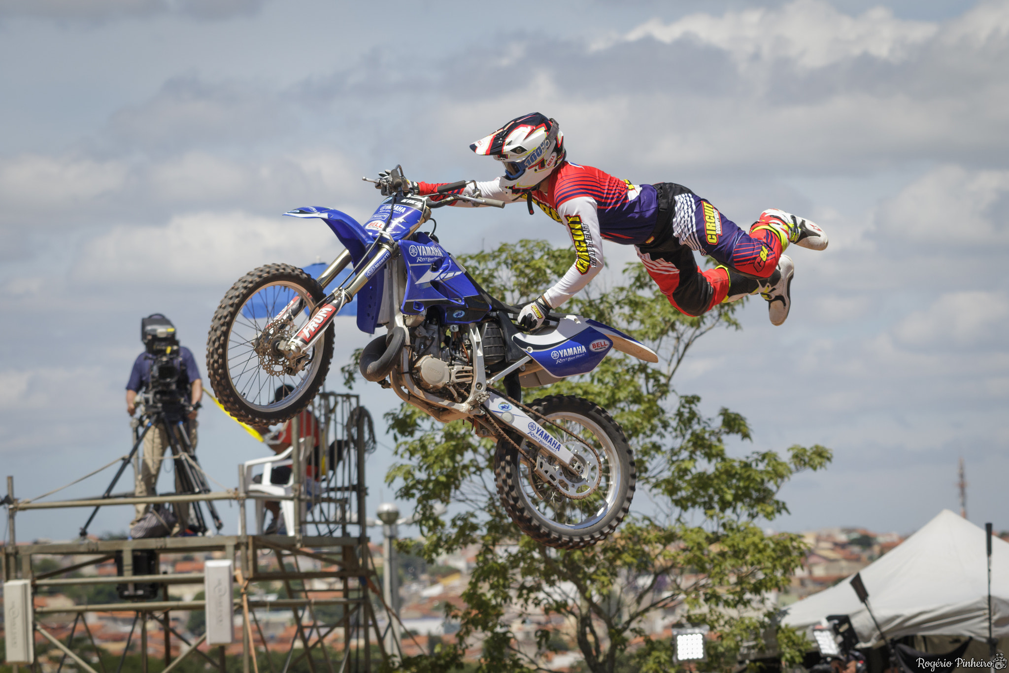 Sigma 50-500mm f/4-6.3 APO HSM EX sample photo. Motorcycle duel photography