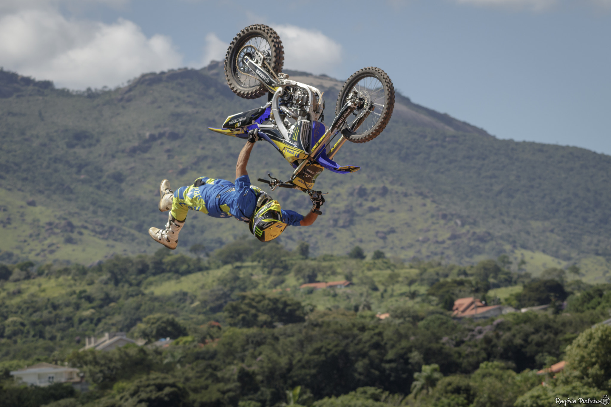 Sigma 50-500mm f/4-6.3 APO HSM EX sample photo. Motorcycle duel photography