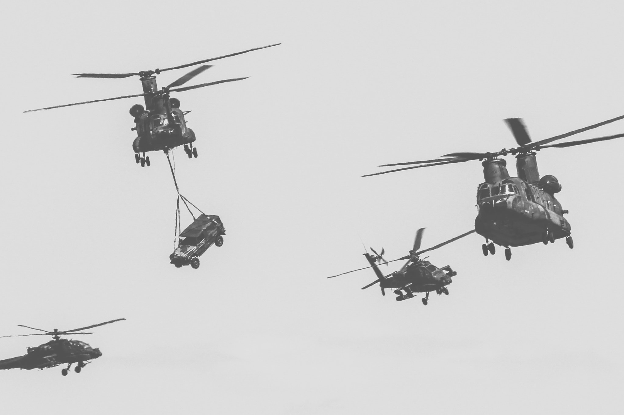 Canon EOS 550D (EOS Rebel T2i / EOS Kiss X4) sample photo. Military helicopter formation photography