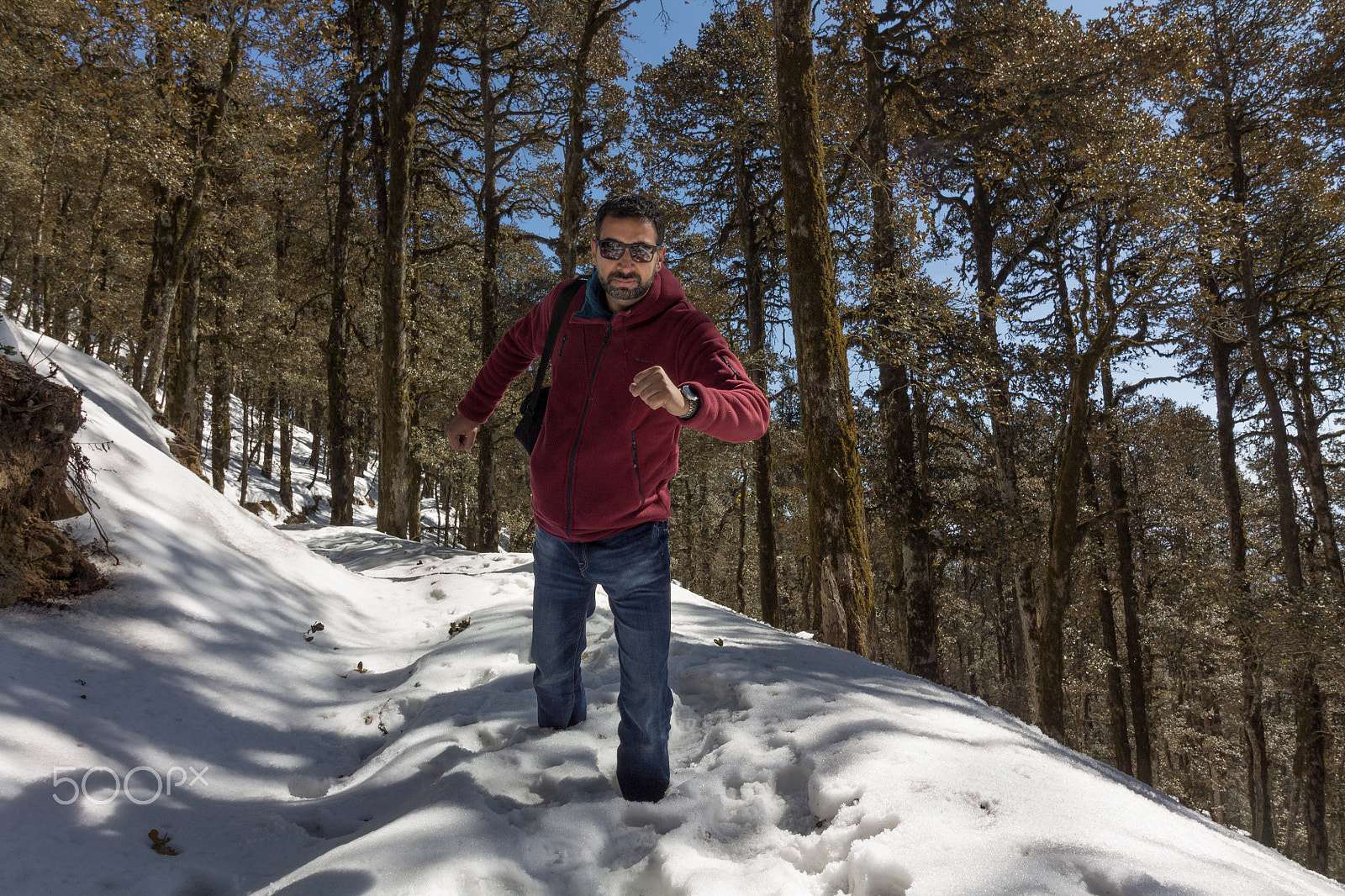 Canon EOS 1100D (EOS Rebel T3 / EOS Kiss X50) sample photo. Me, trying to run in the snow photography