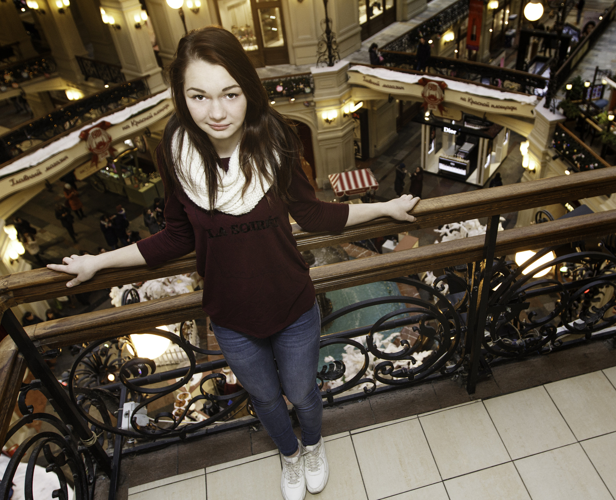 Canon EF 16-35mm F2.8L II USM sample photo. Girl in shop photography