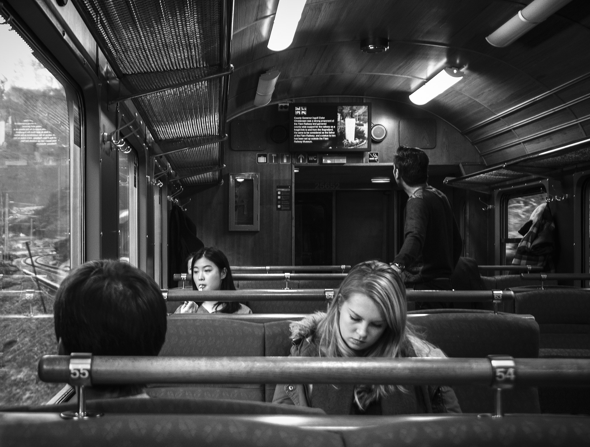 Fujifilm X-Pro2 + Fujifilm XF 10-24mm F4 R OIS sample photo. Flamsbana in b&w photography