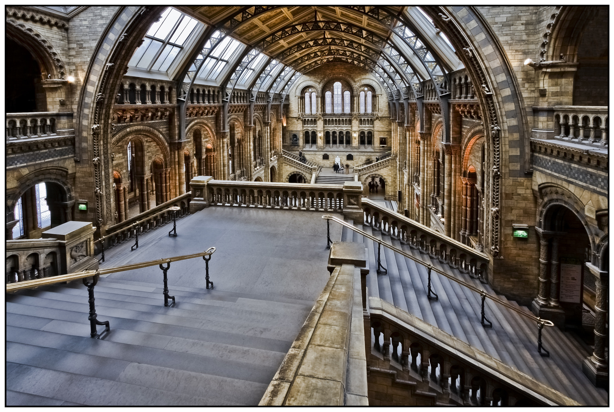 Canon EF-S 10-22mm F3.5-4.5 USM sample photo. Natural history museum, london. photography