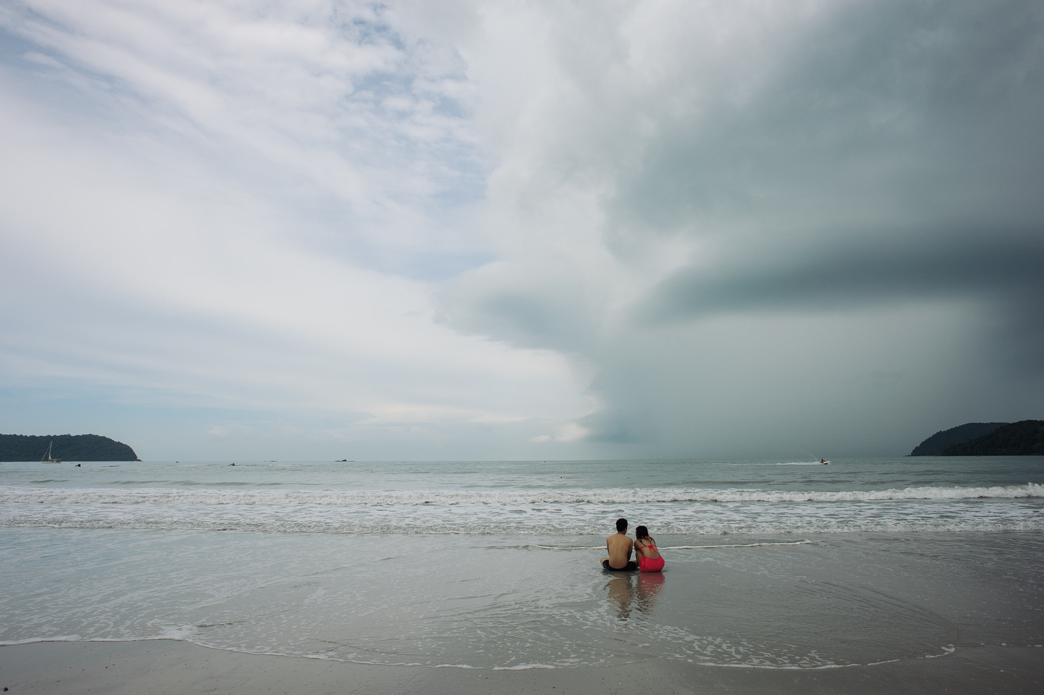 Nikon D700 + Nikon AF Nikkor 24mm F2.8D sample photo. The storm is near photography