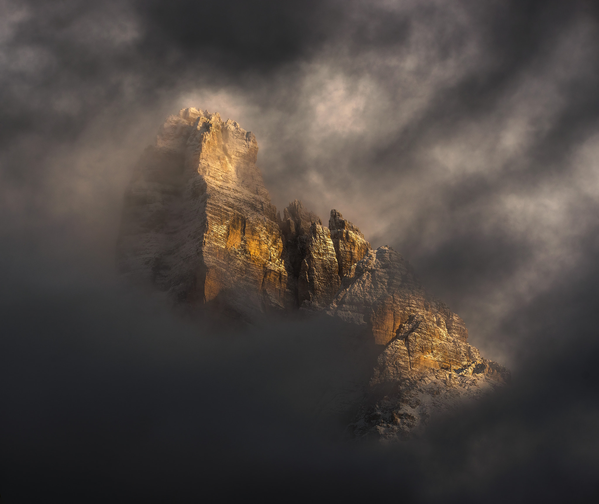 Sony a7 sample photo. Lavaredo light and clouds photography