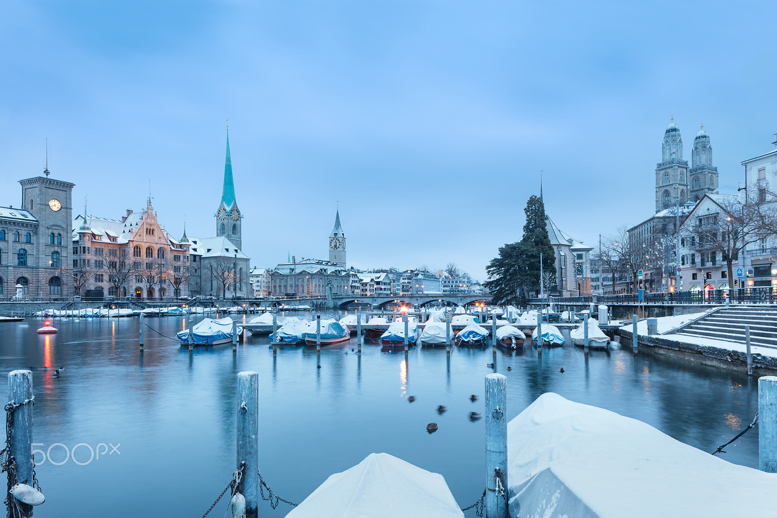 Canon TS-E 24.0mm f/3.5 L II sample photo. Old zurich town, view on lake photography