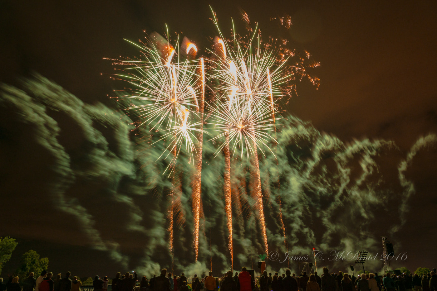 Nikon D800 + Nikon AF-S Nikkor 24mm F1.4G ED sample photo. 2014 international fireworks competition - dubai photography