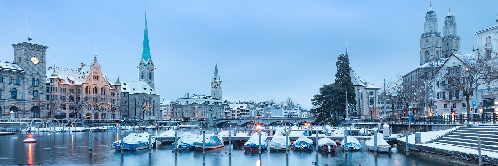 Canon TS-E 24.0mm f/3.5 L II sample photo. Old zurich town, view on lake photography