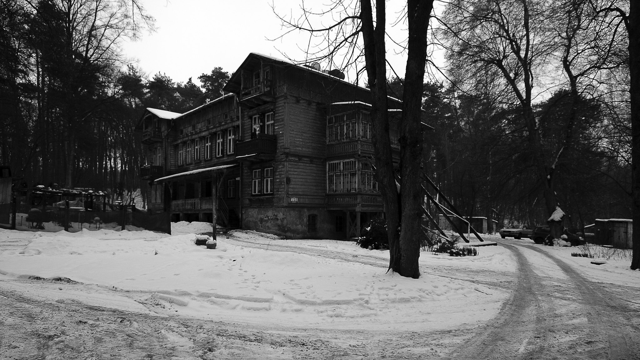 Sony SLT-A65 (SLT-A65V) + Sigma 10-20mm F3.5 EX DC HSM sample photo. House in the wood photography