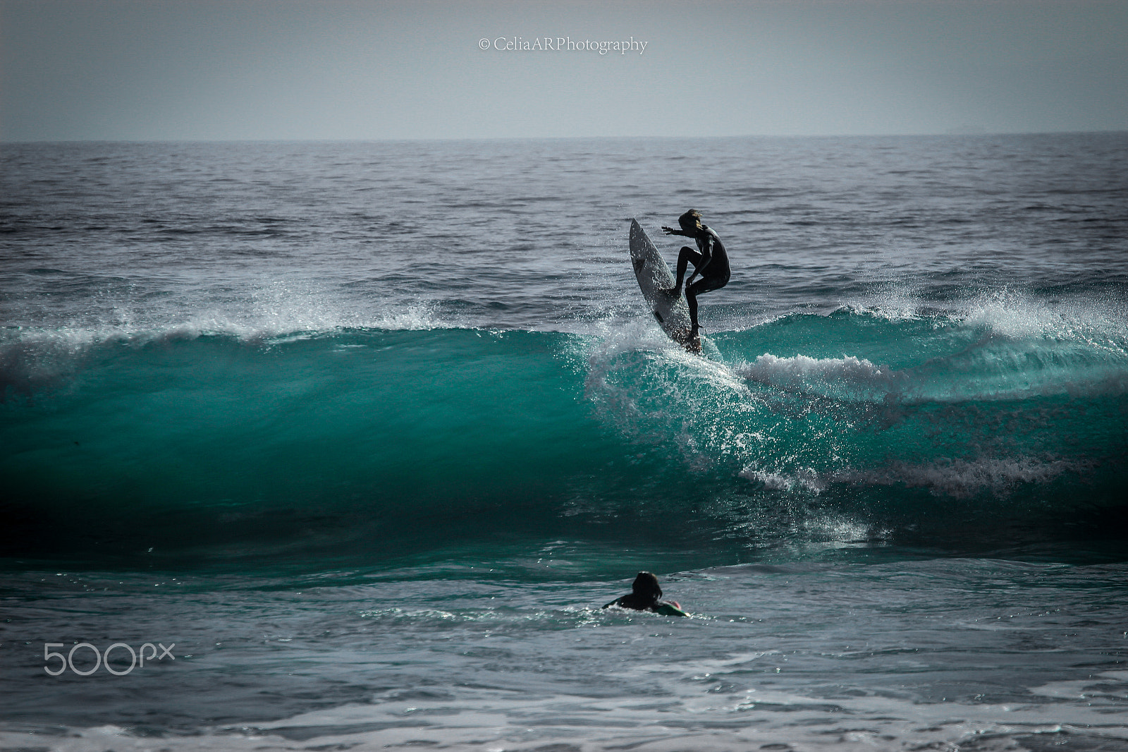 Canon EOS 600D (Rebel EOS T3i / EOS Kiss X5) + Canon EF 70-200mm F4L USM sample photo. Surf in tarifa photography