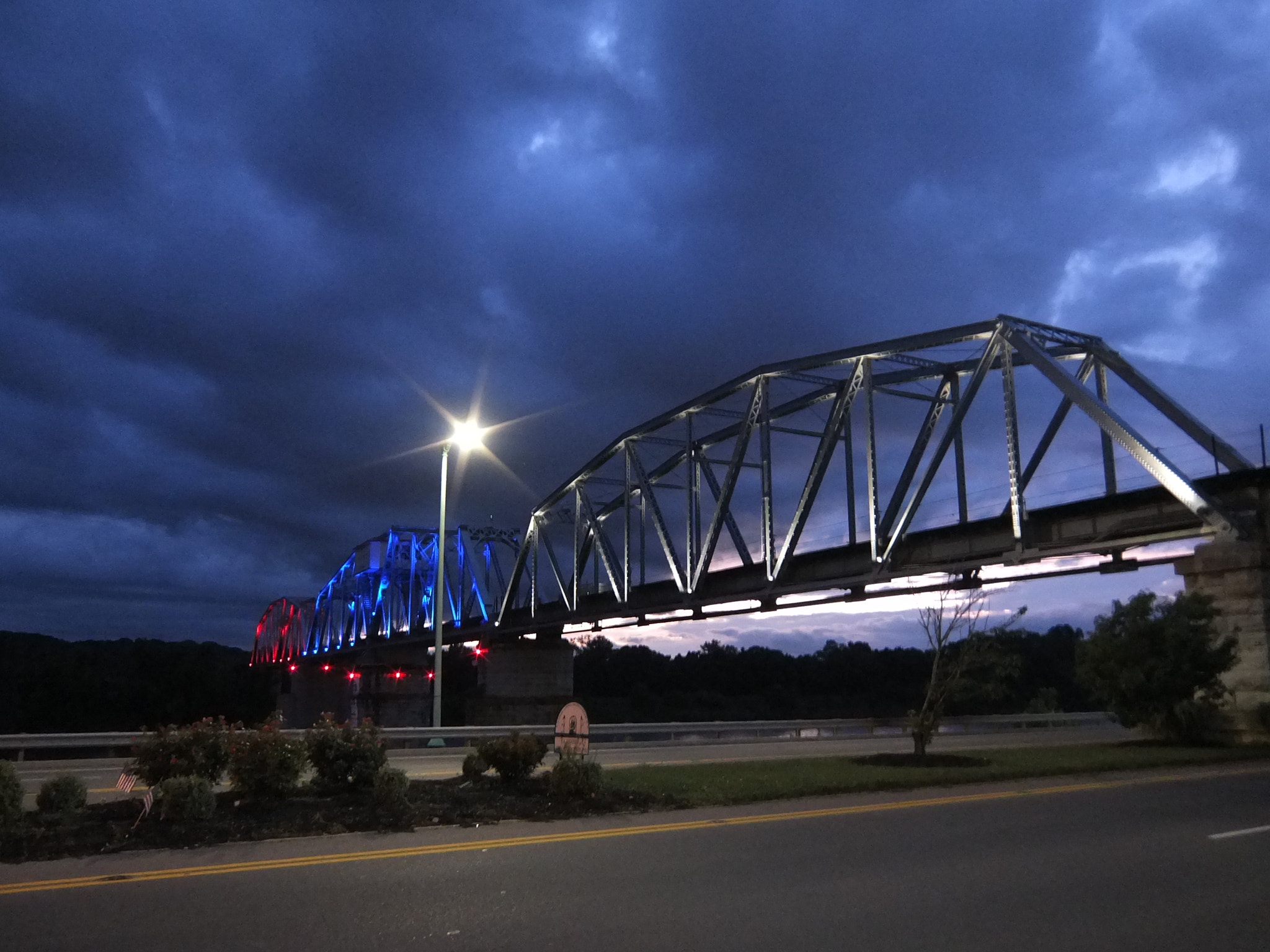 Fujifilm XF1 sample photo. 4th of july in clarksville tennessee photography