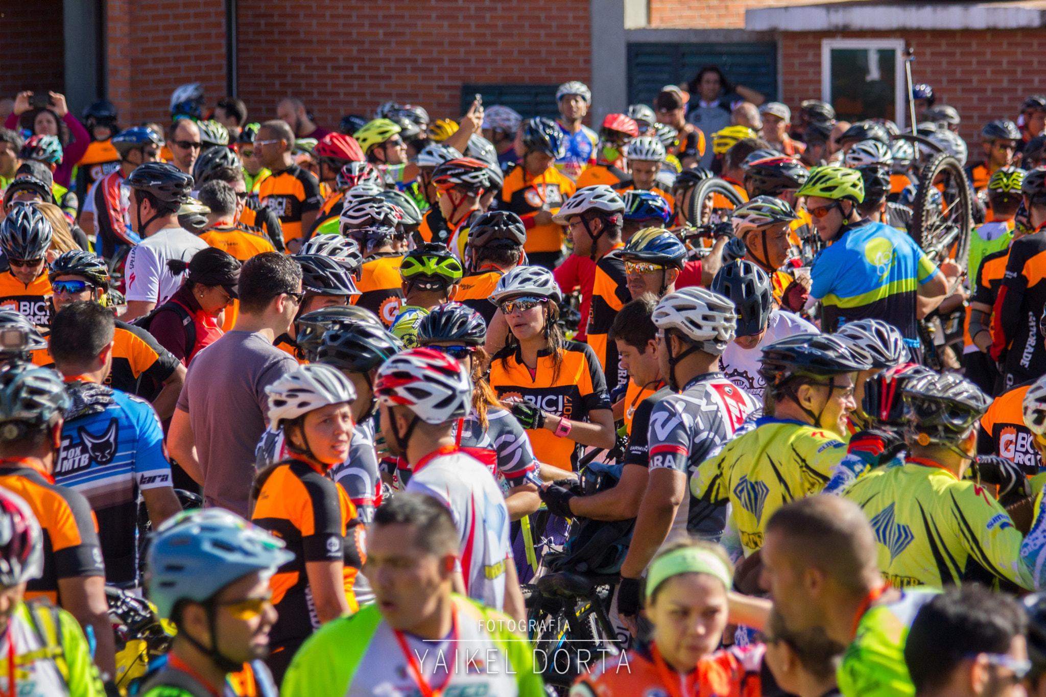 Canon EF 70-300mm F4-5.6 IS USM sample photo. Gatorade caracas bici rock 2017 photography