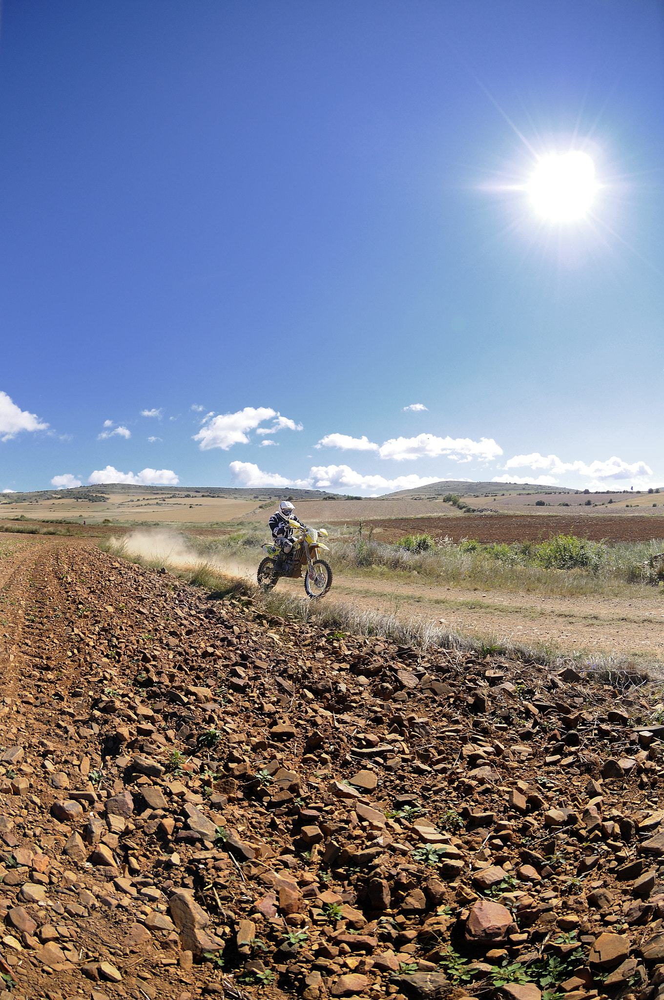 Nikon AF DX Fisheye-Nikkor 10.5mm F2.8G ED sample photo. Dusty roads photography