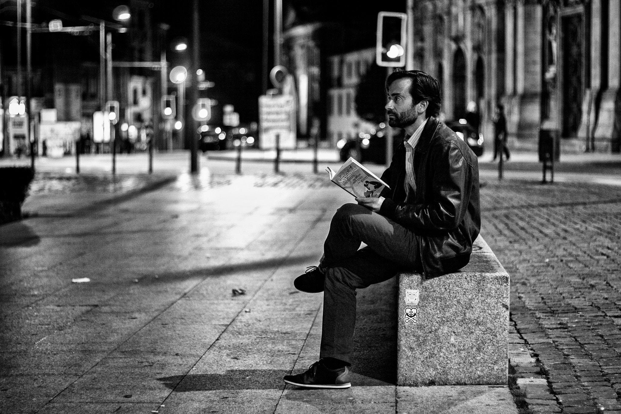 Sony a6000 + Sony DT 50mm F1.8 SAM sample photo. A moment to assimilate the story photography