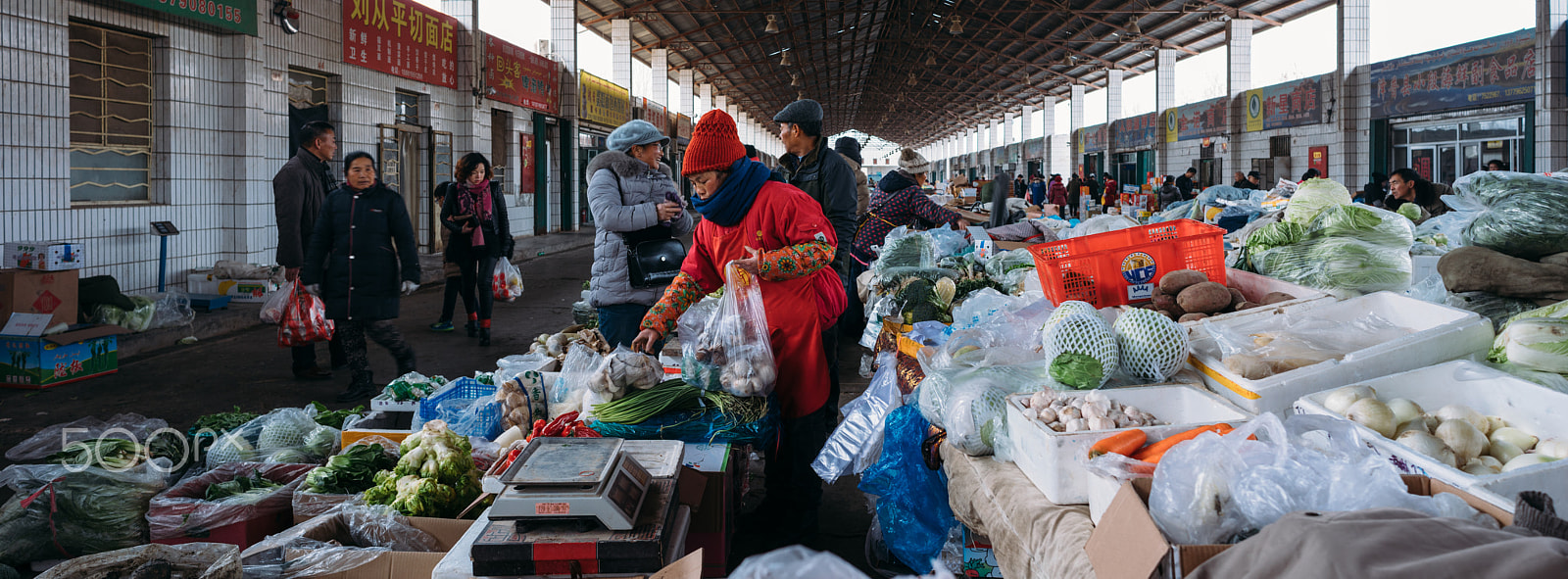 Sony a7R sample photo. Bazaar before the chinese new year photography