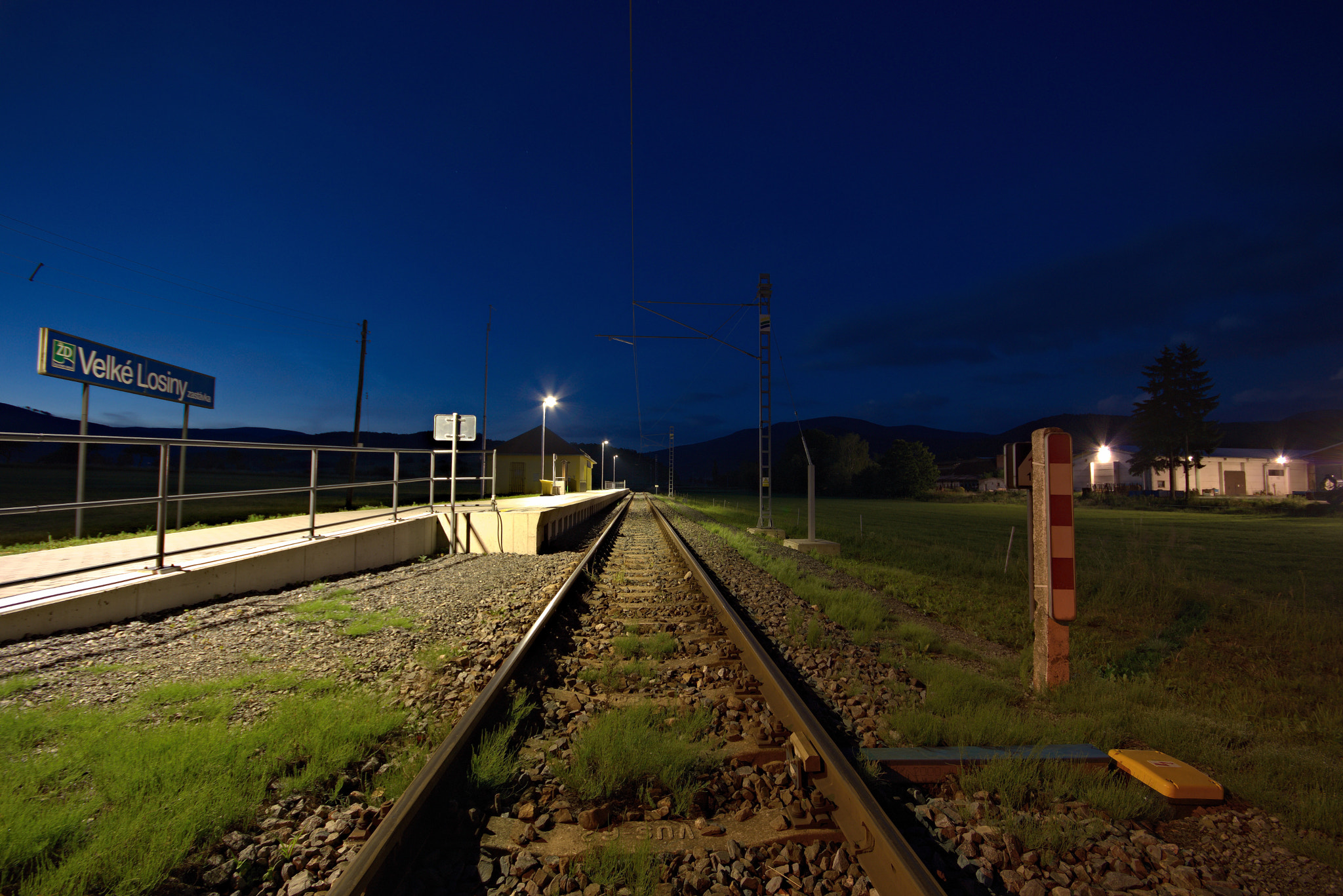 Sigma AF 10-20mm F4-5.6 EX DC sample photo. Zastávka maršíkov photography