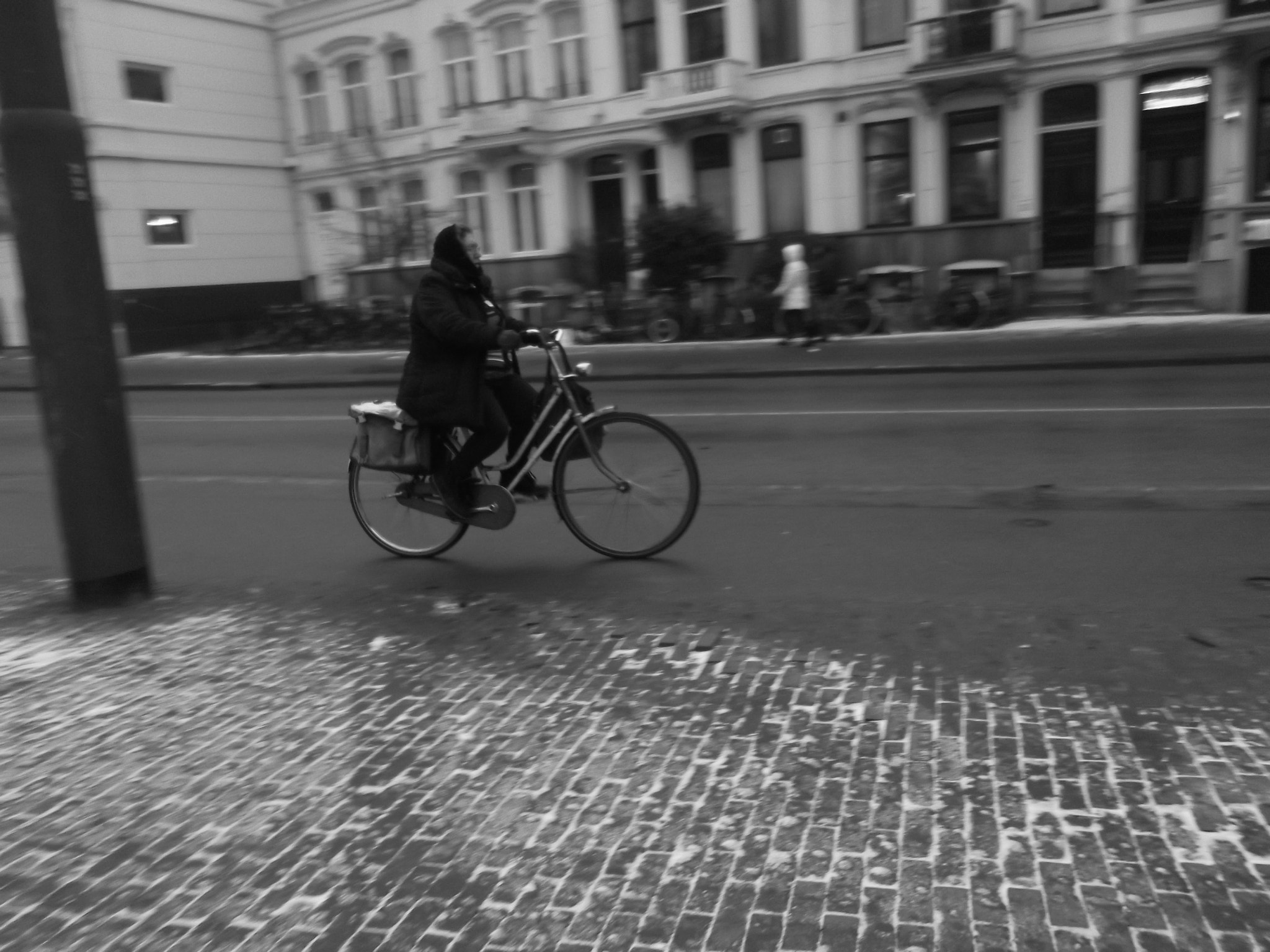 Fujifilm FinePix JX370 sample photo. Woman on a bicycle - 3 photography