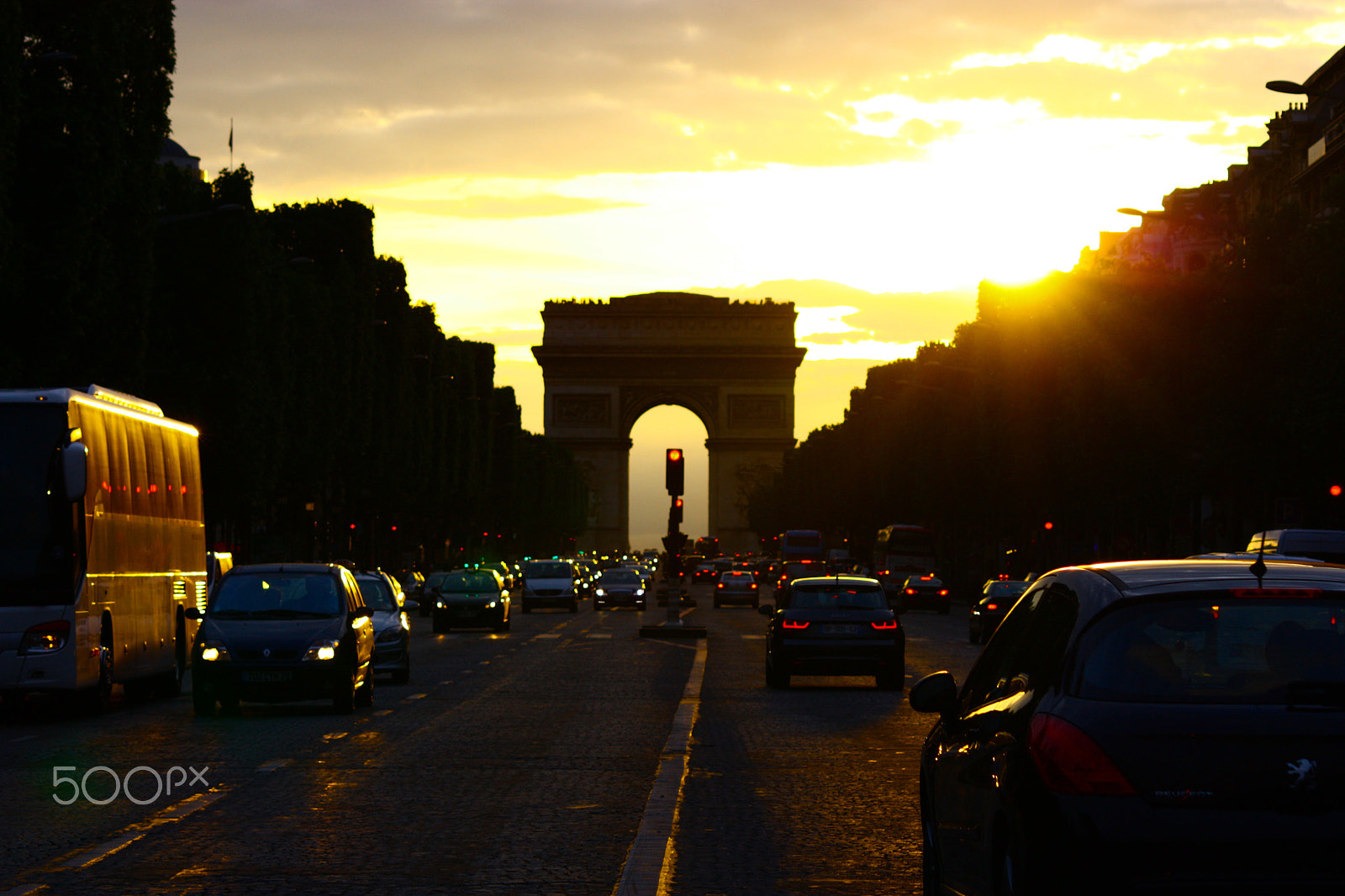 Canon EOS 450D (EOS Rebel XSi / EOS Kiss X2) sample photo. Arc de triumph photography