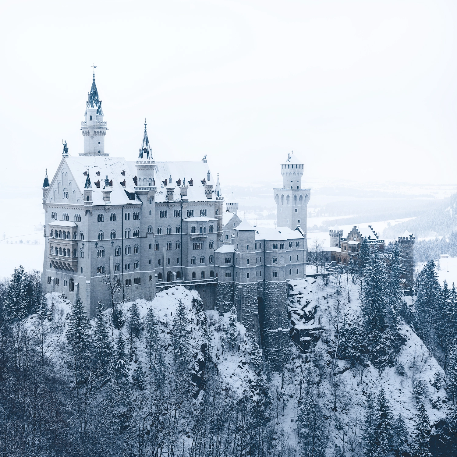 Canon EF 16-35mm F4L IS USM sample photo. Neuschwanstein castle photography