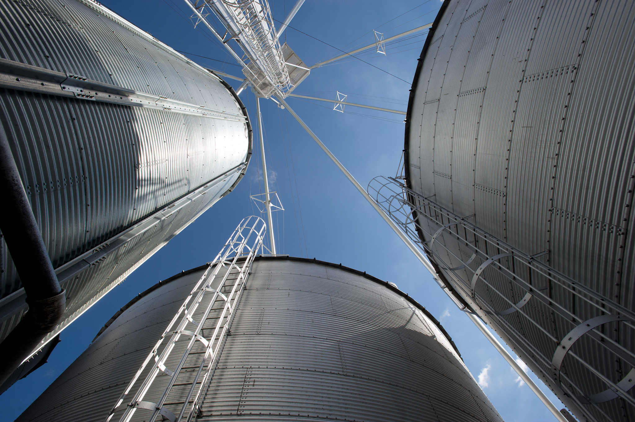 Nikon AF-S Nikkor 17-35mm F2.8D ED-IF sample photo. Grain elevator photography