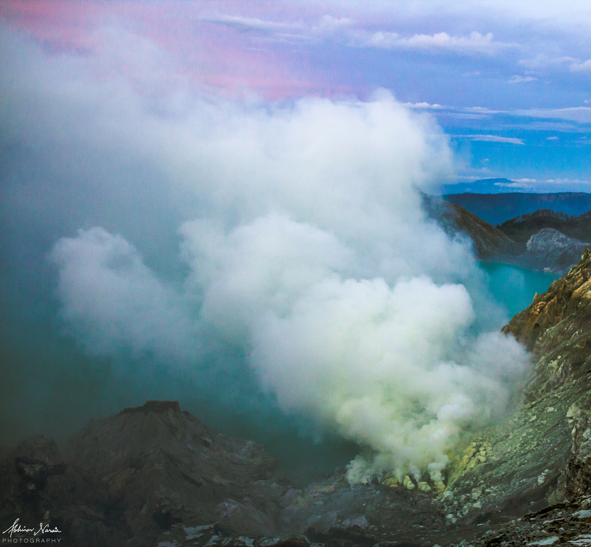 Sigma 18-250mm F3.5-6.3 DC OS HSM sample photo. Blowing off steam.. photography