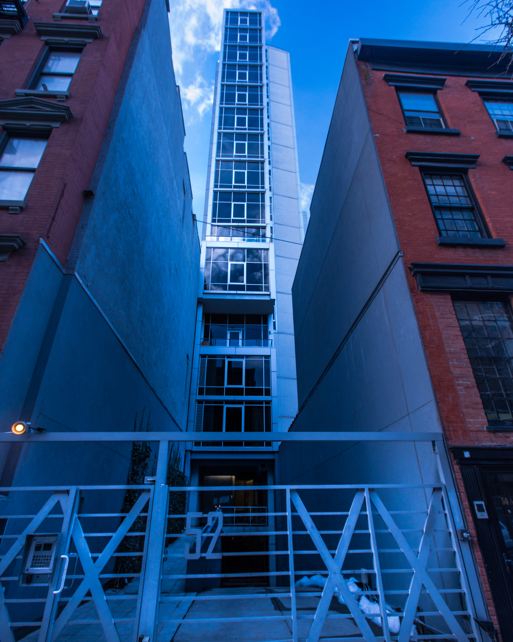 Nikon AF-S Nikkor 17-35mm F2.8D ED-IF sample photo. Nyc: the sliver building @ 52 east 4th street photography