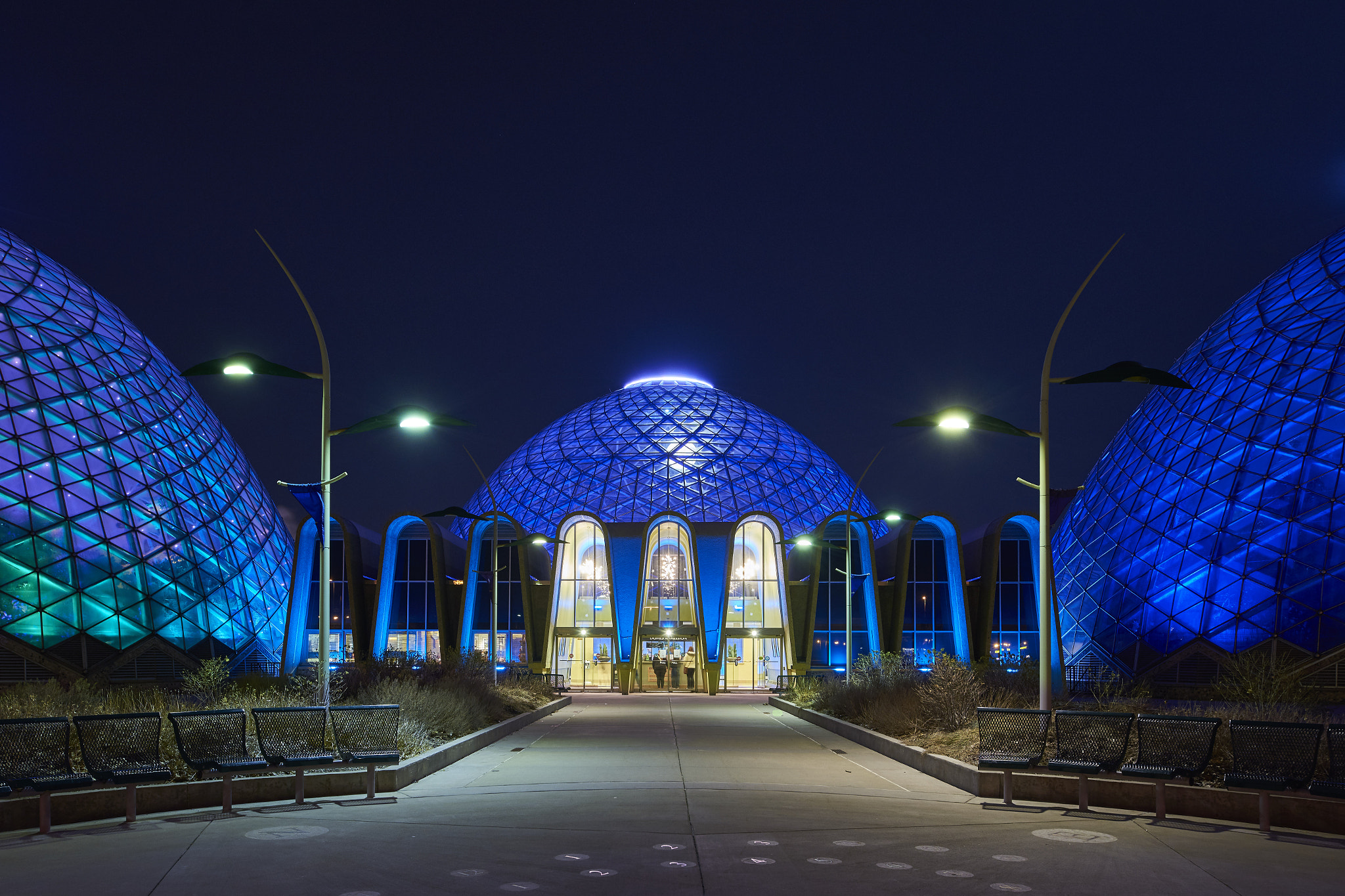 Nikon PC-E Nikkor 24mm F3.5D ED Tilt-Shift sample photo. Mitchell park conservatory entrance (the domes) photography
