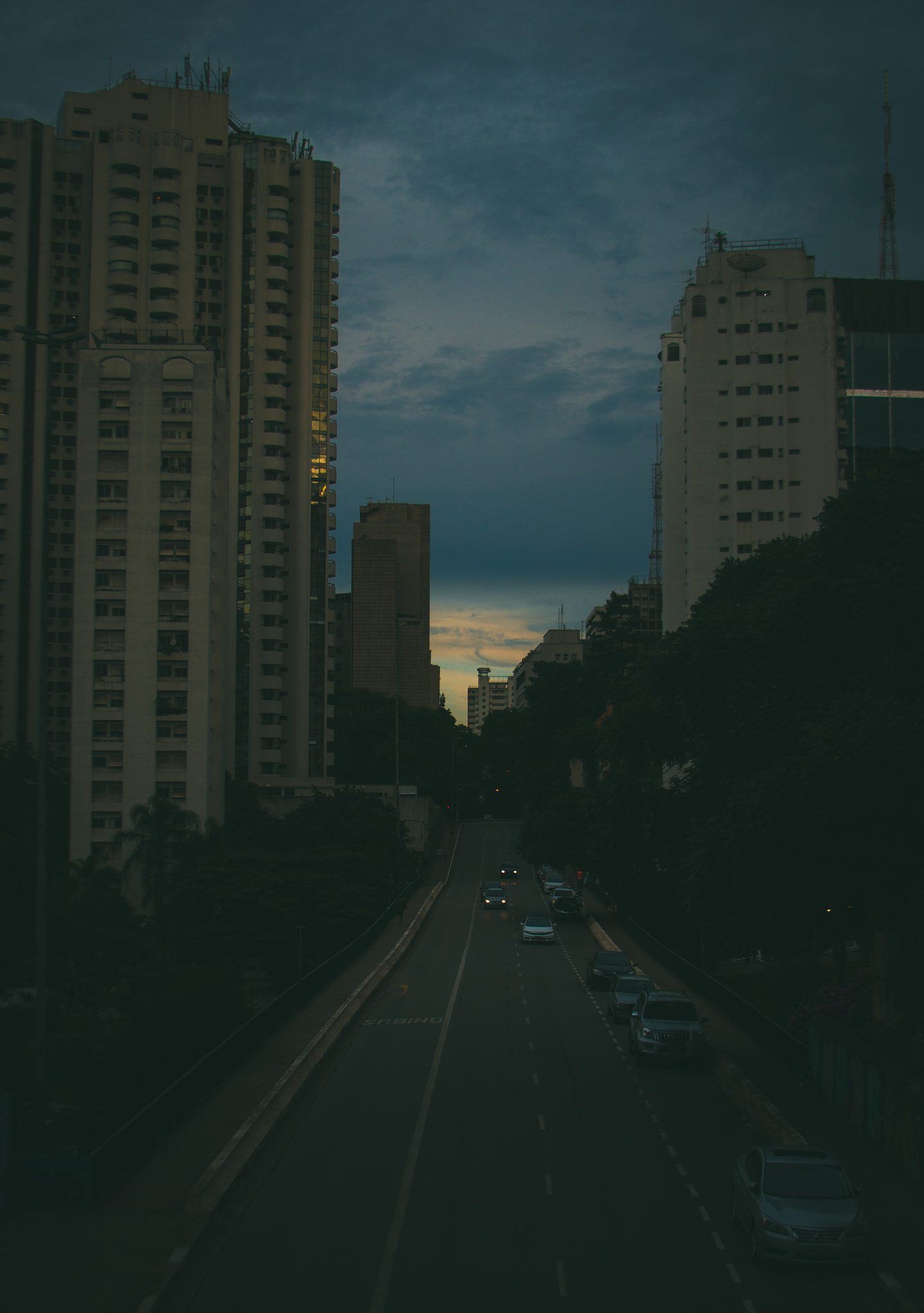 Canon EF 28-135mm F3.5-5.6 IS USM sample photo. End of the day in são paulo, brazil. photography
