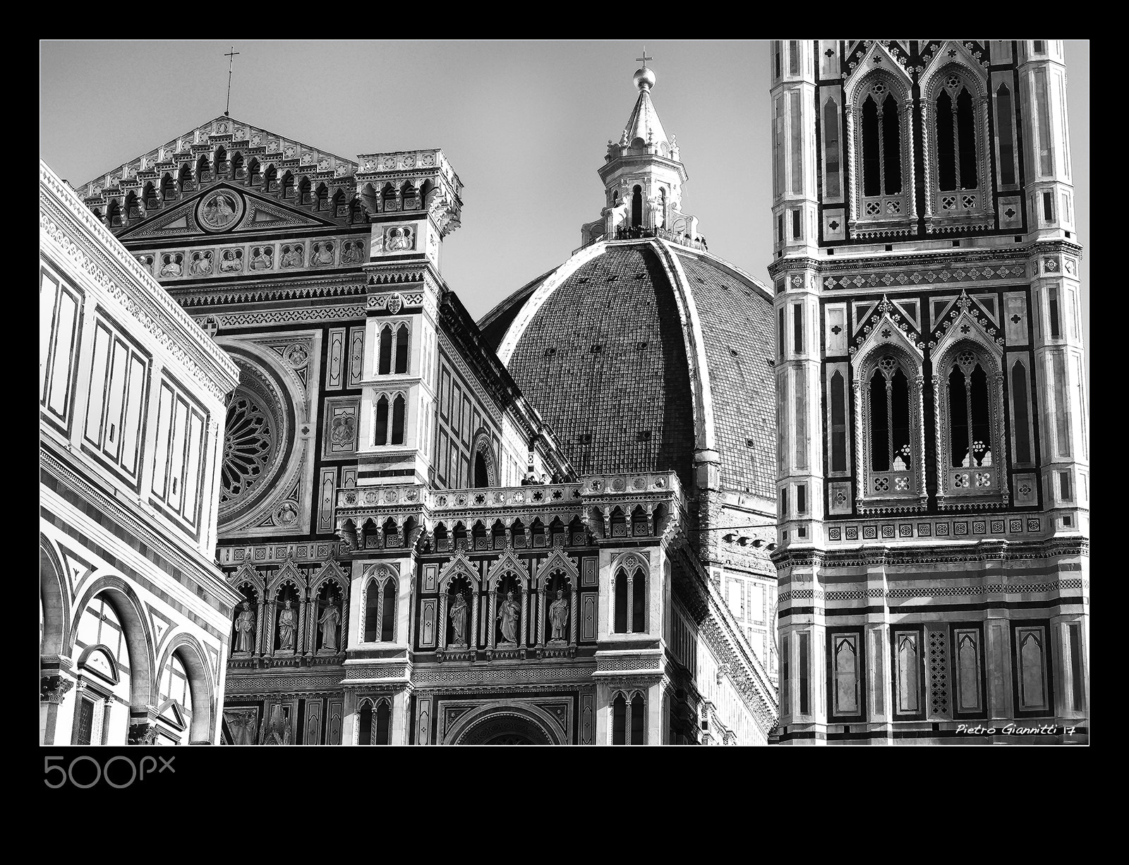 Fujifilm X-Pro1 + Fujifilm XF 18-55mm F2.8-4 R LM OIS sample photo. Viareggio paris florence photography