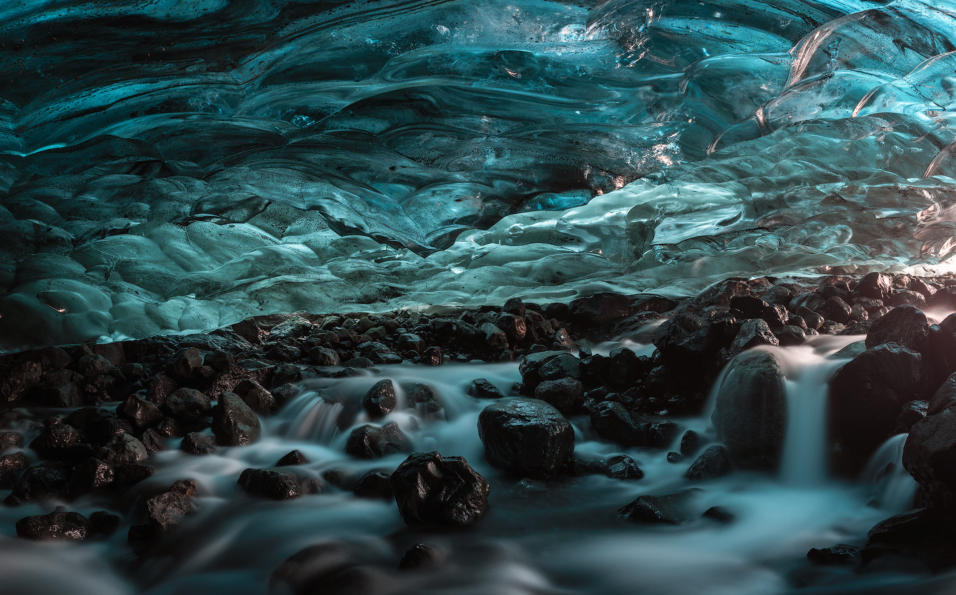 ZEISS Otus 28mm F1.4 sample photo. Ice cave photography