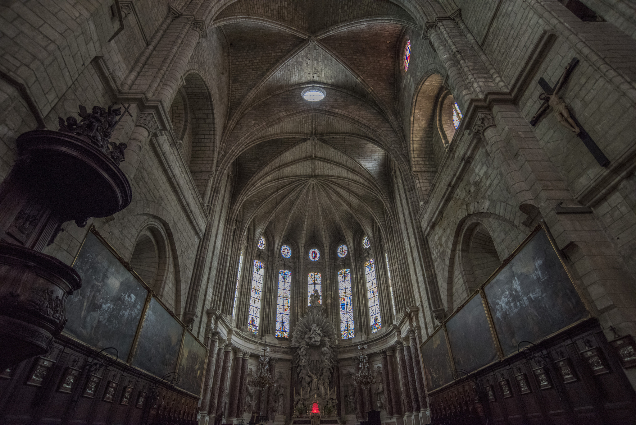 Nikon D810 sample photo. Inside bezier cathedral photography