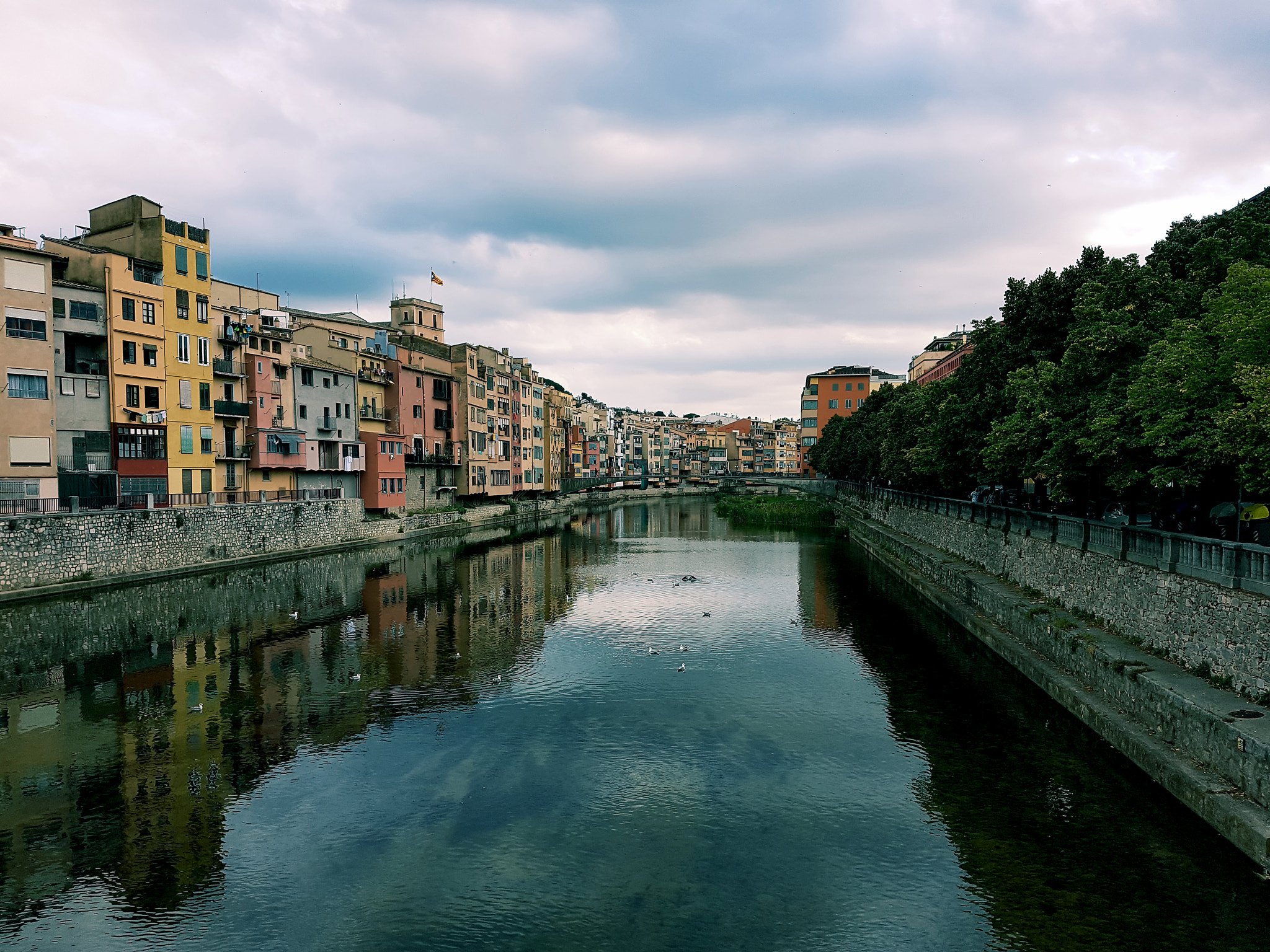 Samsung Galaxy S7 Rear Camera sample photo. River in girona, spain photography