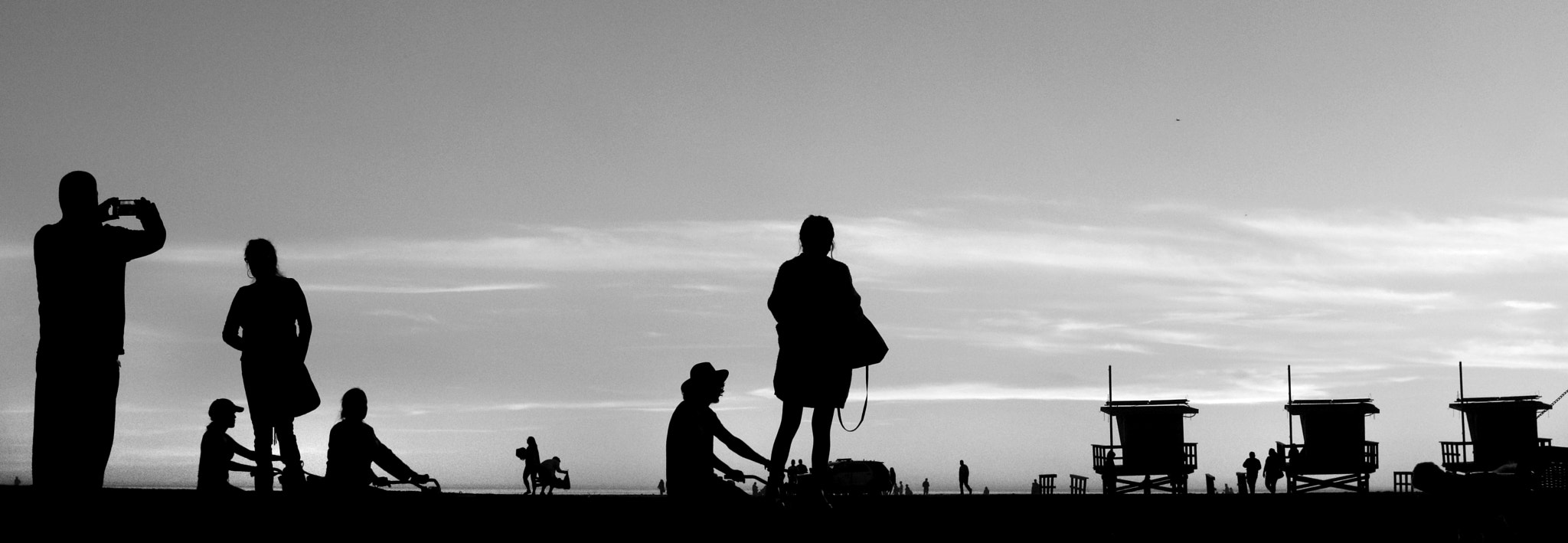 Canon EOS M3 + Canon EF 40mm F2.8 STM sample photo. Beach panorama silhouette photography