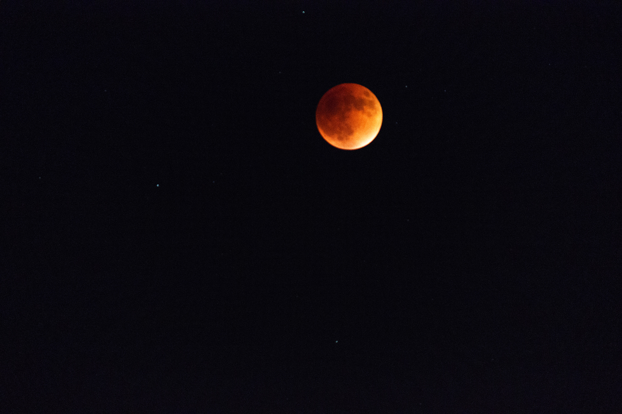 Canon EOS 550D (EOS Rebel T2i / EOS Kiss X4) sample photo. Lunar photography