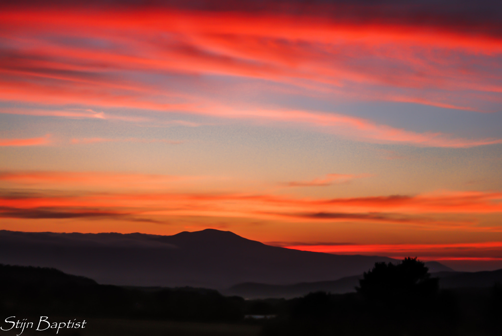 AF Zoom-Nikkor 28-80mm f/3.3-5.6G sample photo. Sunrise at castel nuovo photography