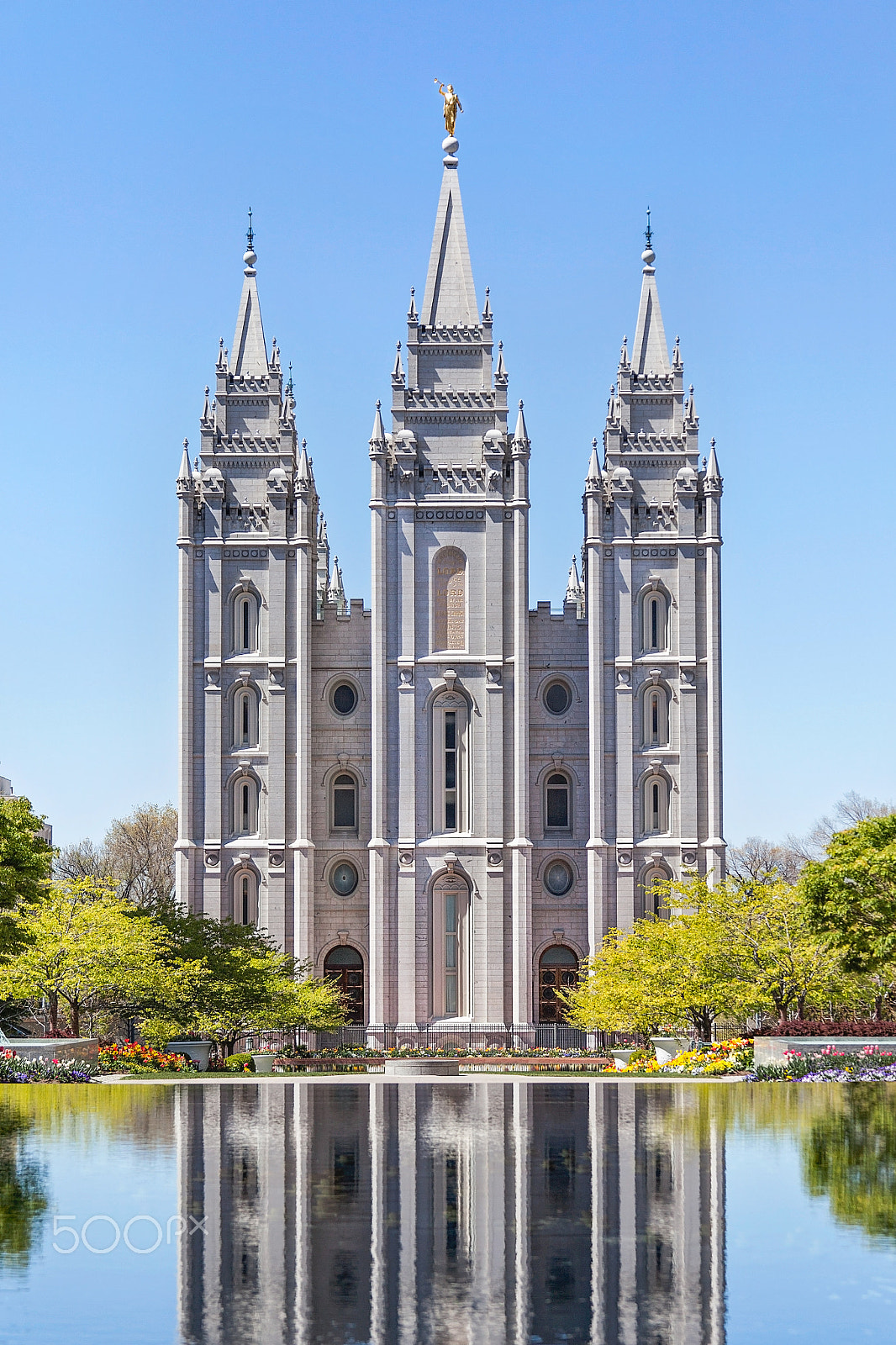 Canon EF 28-135mm F3.5-5.6 IS USM sample photo. Salt lake city lds temple in spring photography