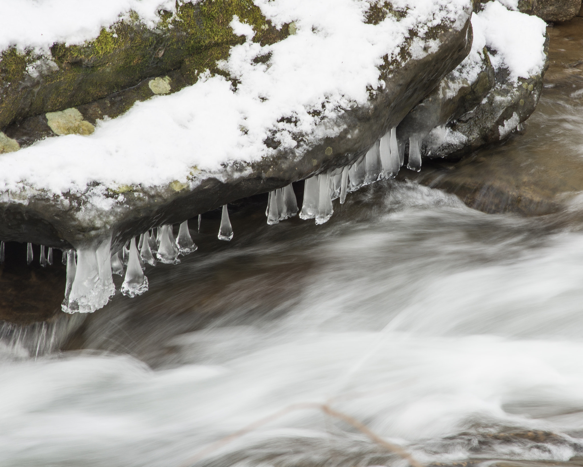 Nikon D7100 + AF Nikkor 70-210mm f/4-5.6 sample photo. Last ice on creek photography