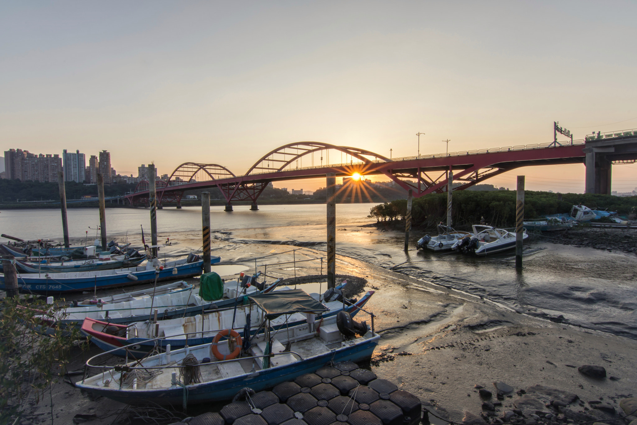 Tokina AT-X Pro 11-16mm F2.8 DX II sample photo. Rising sun photography