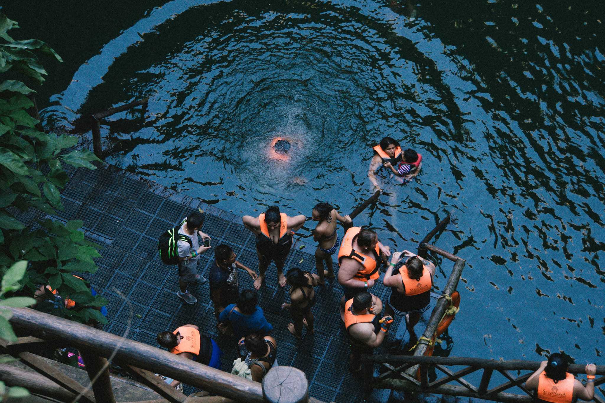 Sony a6300 + Sony E 18-200mm F3.5-6.3 OSS LE sample photo. Cenotes 2 photography