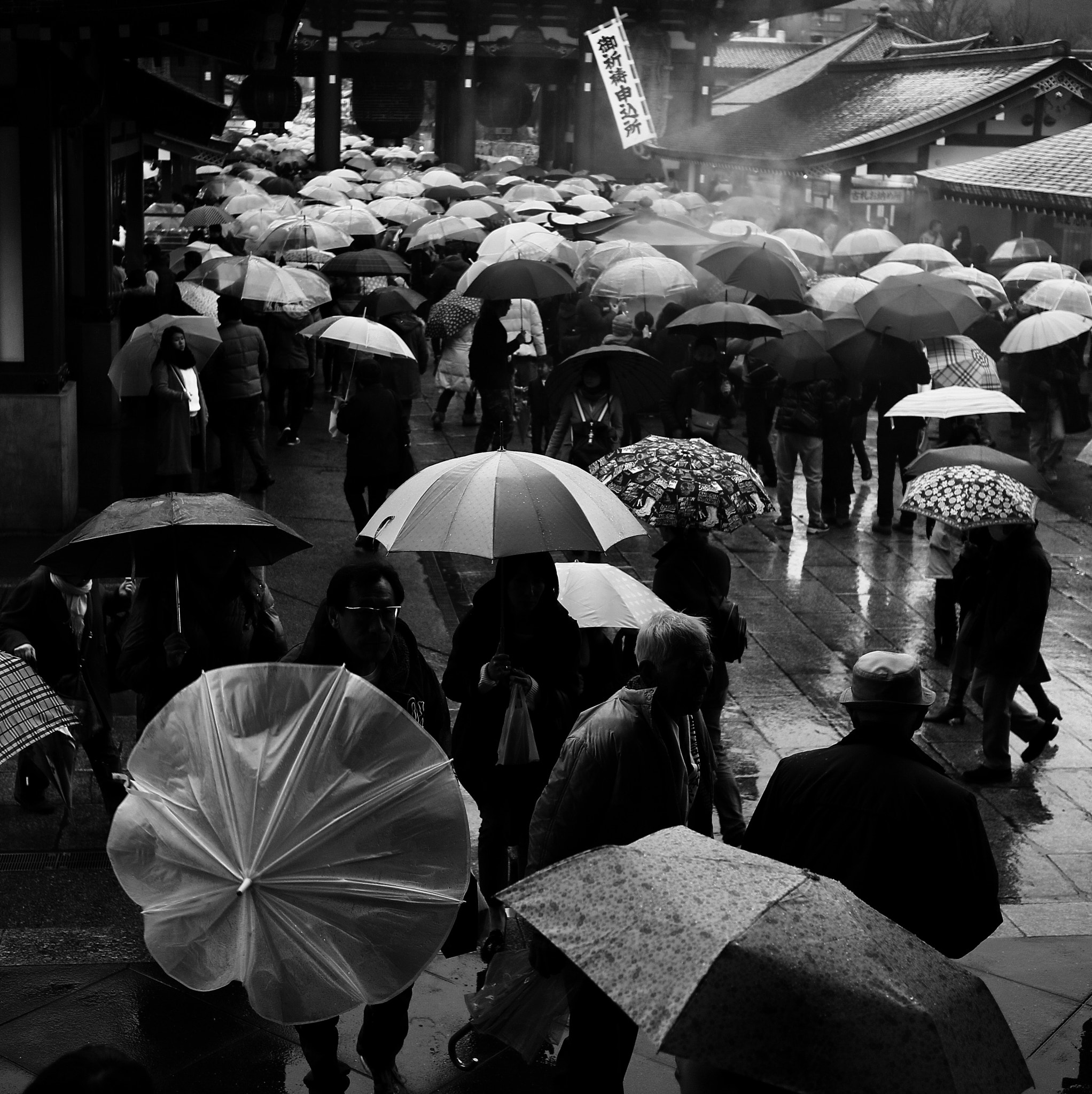 Canon EOS M3 + Canon EF-M 22mm F2 STM sample photo. Sensoji temple photography