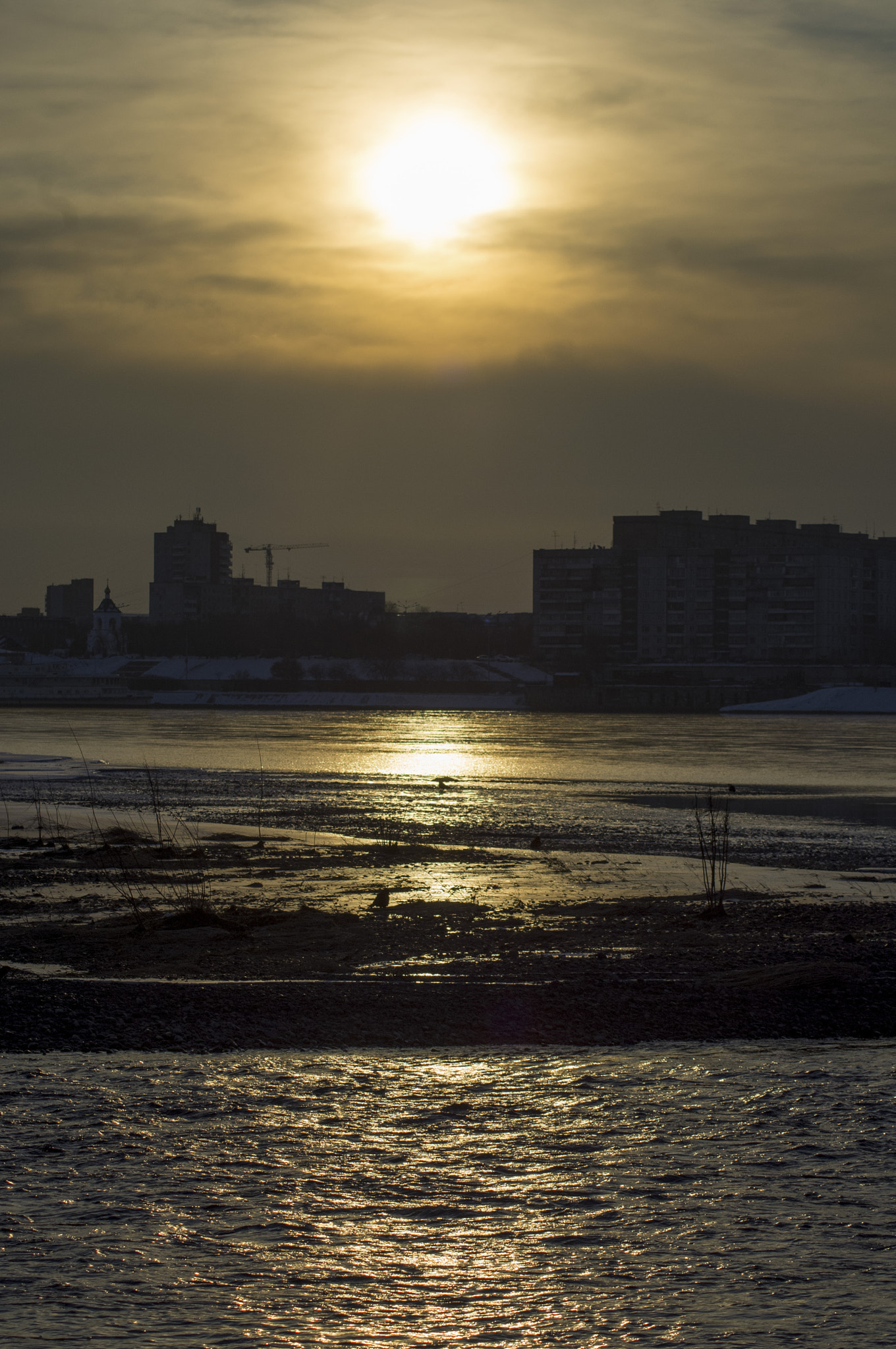 Pentax K-r + Tamron AF 70-300mm F4-5.6 LD Macro 1:2 sample photo. Golden hour on the enisey photography