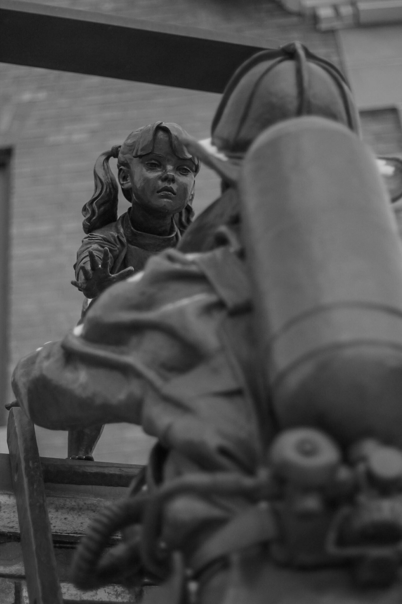 Canon EOS 600D (Rebel EOS T3i / EOS Kiss X5) + Canon EF 50mm F1.8 II sample photo. Fire fighters open arms photography