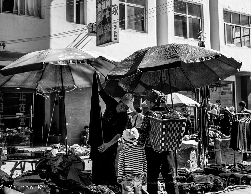 Summicron-M 1:2/35 ASPH. sample photo. Dali-random streets, local people photography