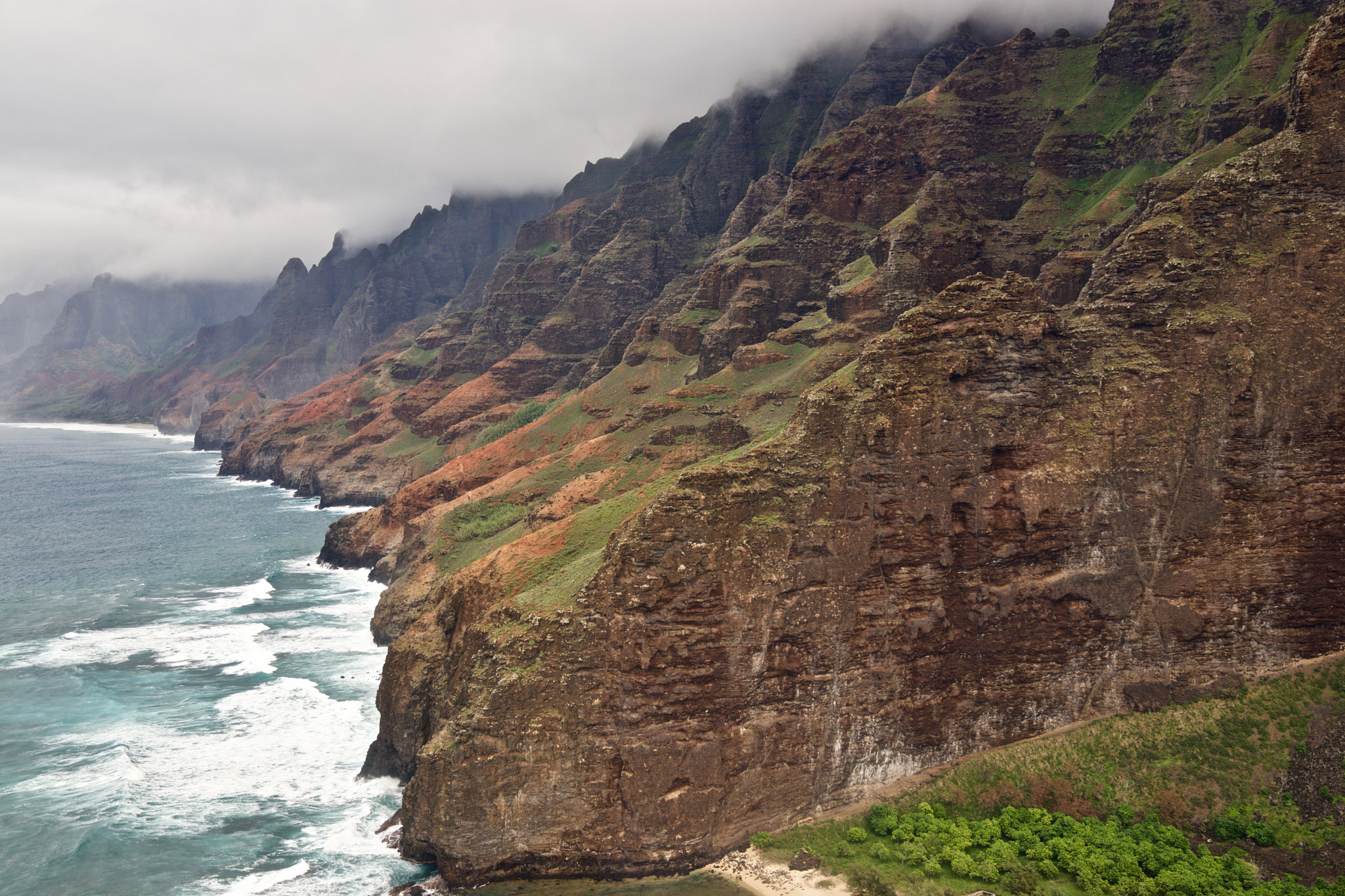 Sony FE 24-70mm F2.8 GM sample photo. Na pali coast, kauai, hi photography