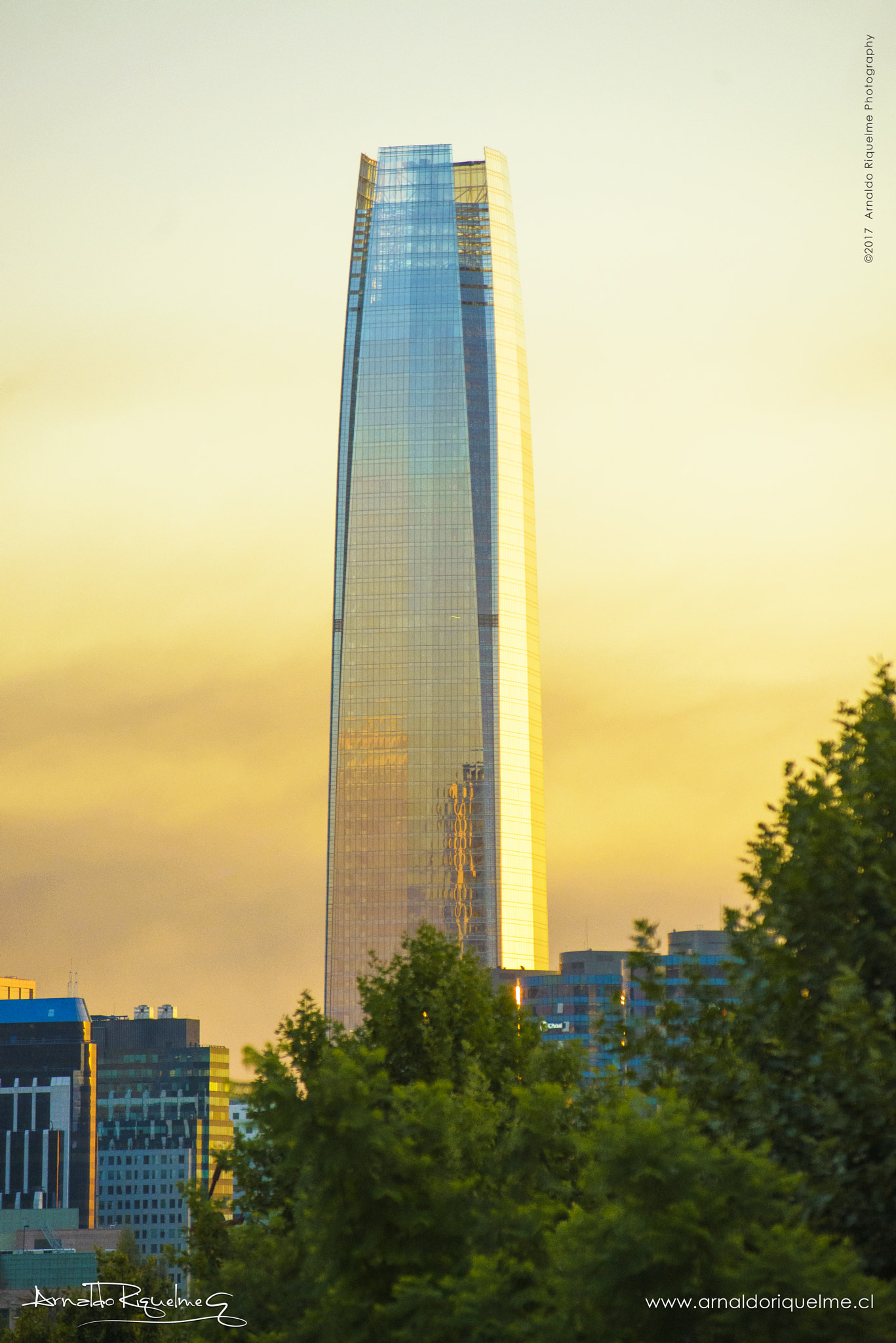 Nikon AF-Nikkor 80-200mm F2.8D ED sample photo. There is beauty even in evil photography