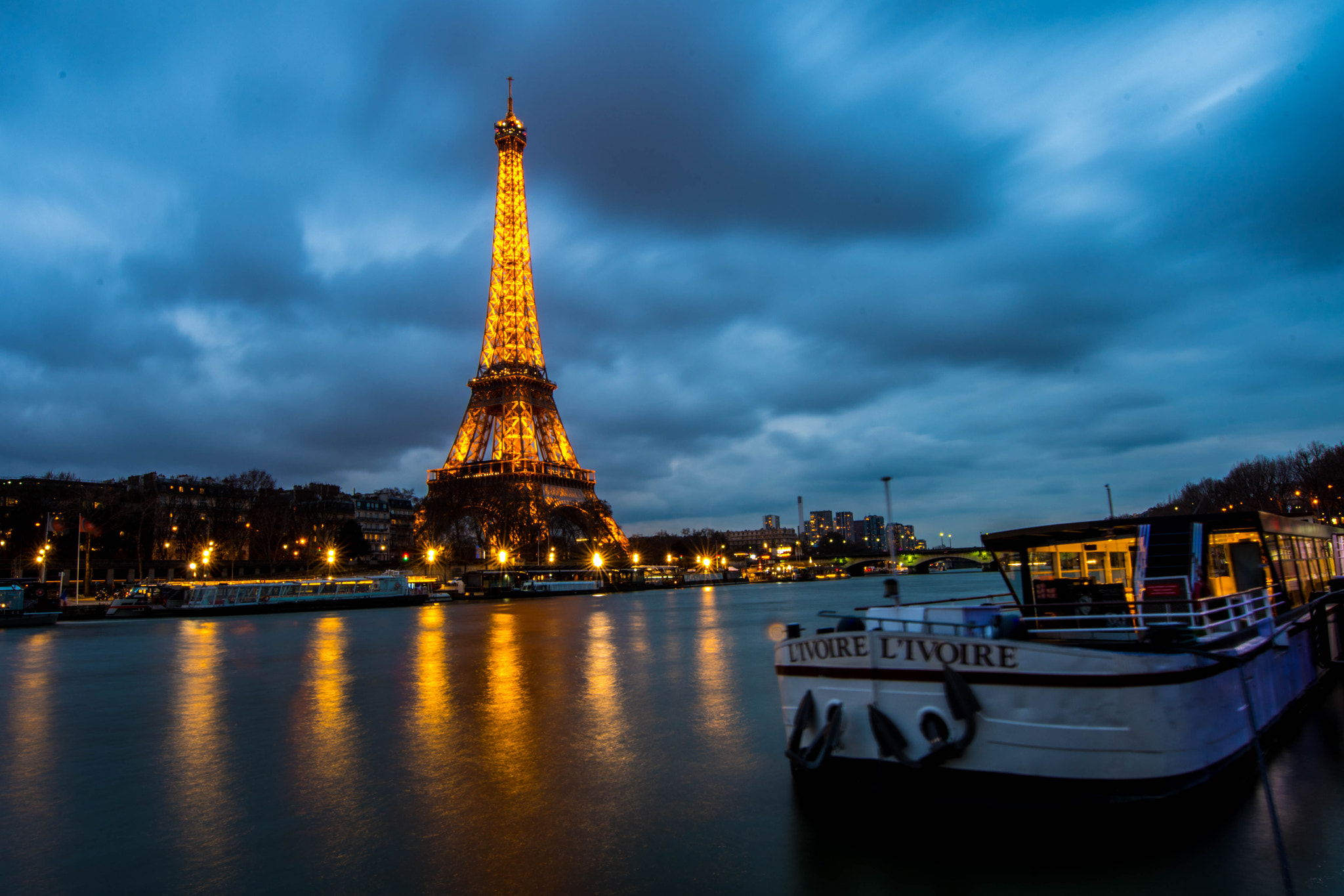 Nikon AF-S Nikkor 14-24mm F2.8G ED sample photo. Paris photography