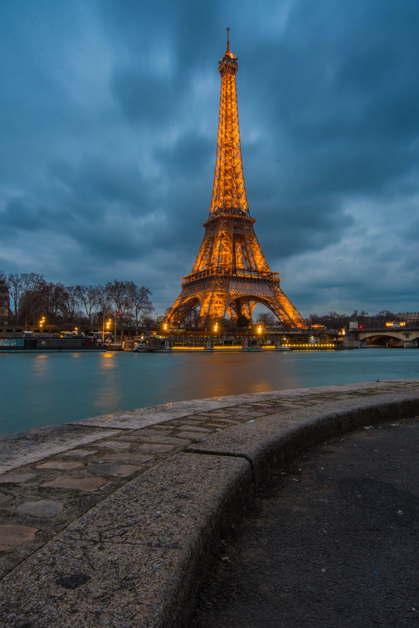Nikon AF-S Nikkor 14-24mm F2.8G ED sample photo. Paris photography