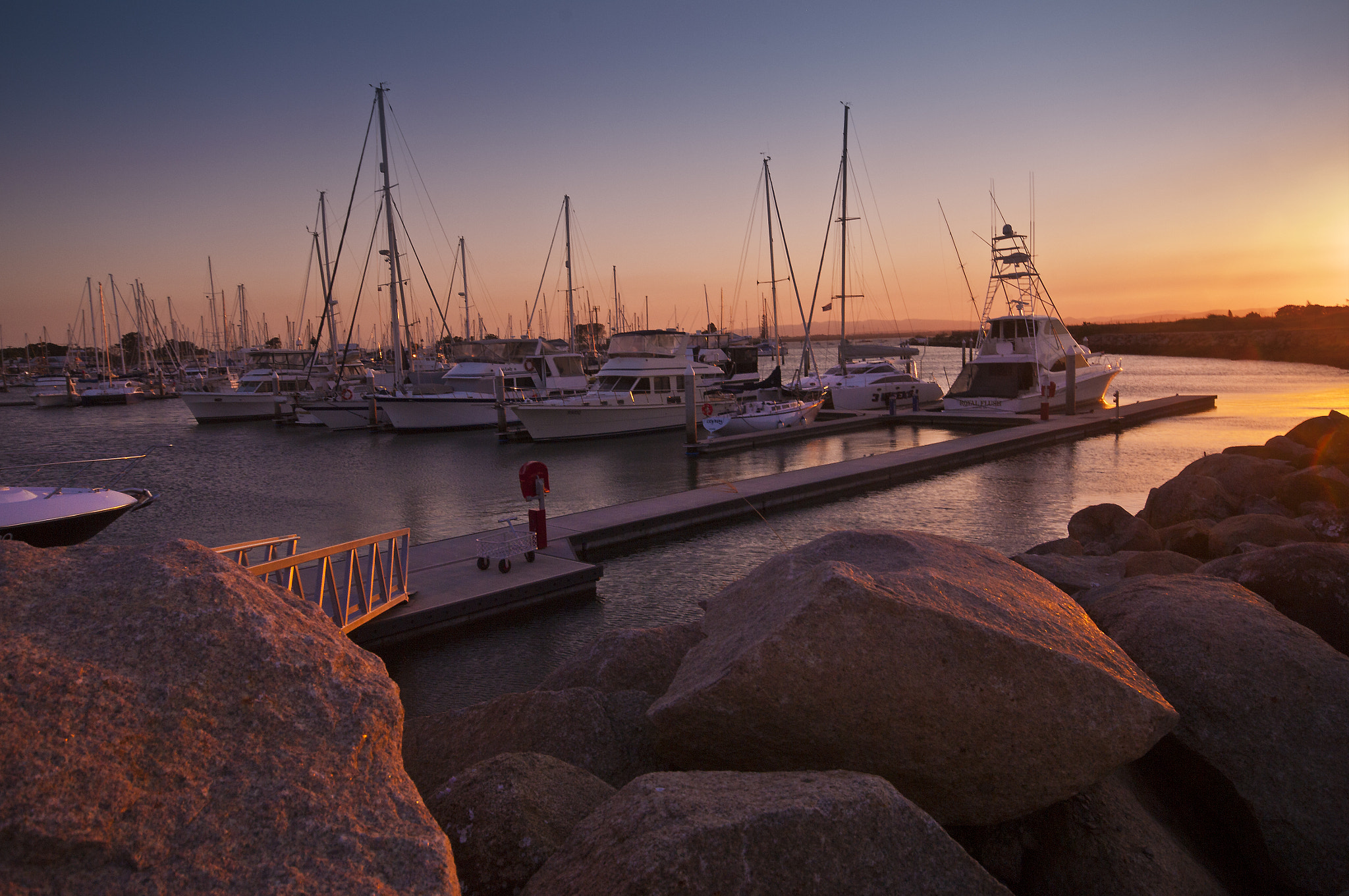 Pentax K-7 + Sigma AF 10-20mm F4-5.6 EX DC sample photo. Scarborough pier photography